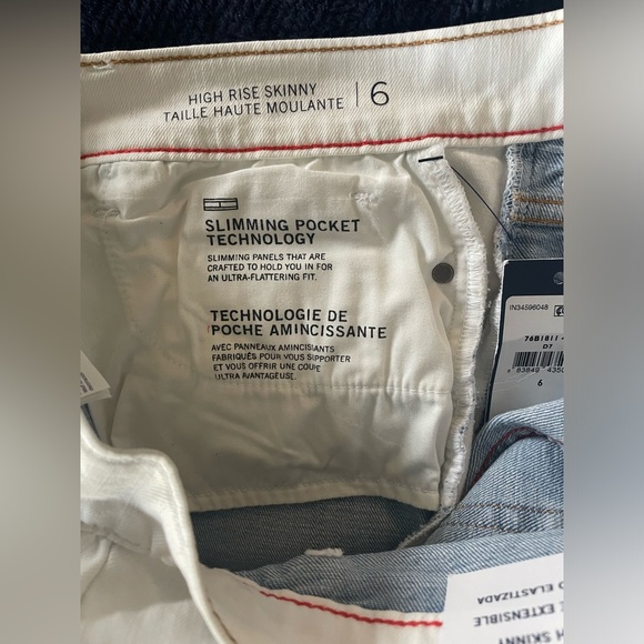 Brand new Tommy Jeans size 6, framed with white - Picture 4 of 5